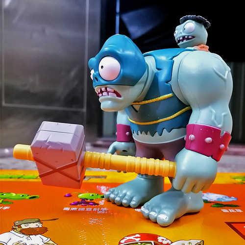 植物大战僵的玩具2黑暗时代铁锤大号巨人僵尸雪怪带球弹射小鬼