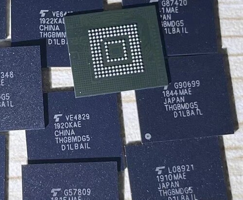 单片机全新原THGBMDG5D1LBAIL  5D1L  EMMC字库IC 4G 5.0 存储器