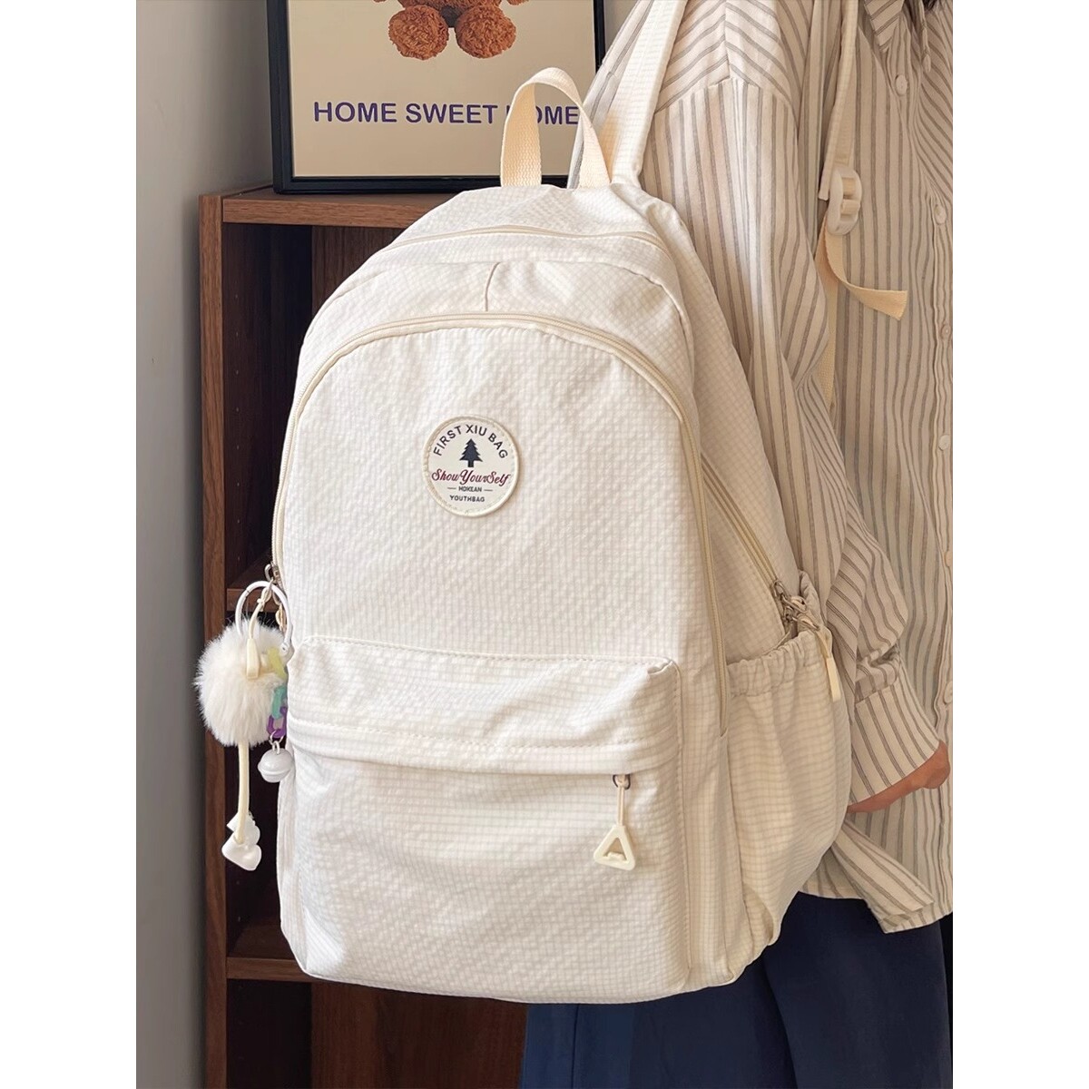 日本进口书包女生初中学生背包女减负护脊大容量小学生轻便双肩包