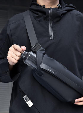 德国男士胸包斜挎包运动腰包单肩包休闲通勤高端时尚潮流骑行背包