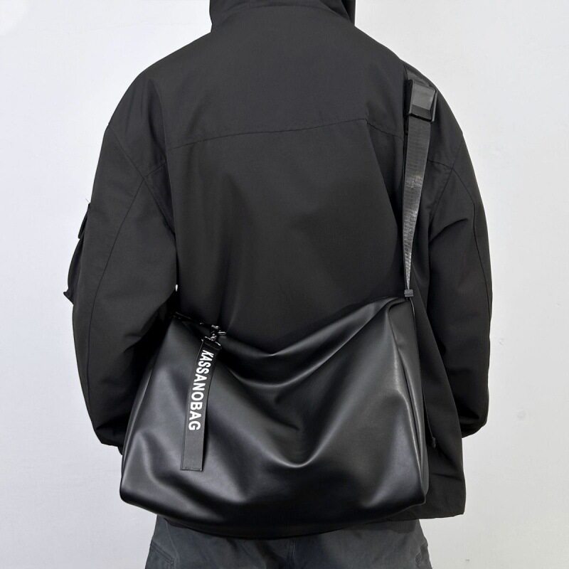 法国MlCANl KONS斜挎包男高级感软皮2024新款单肩包简约潮流背包