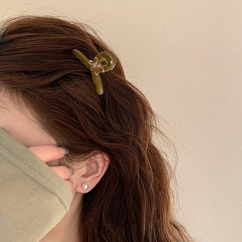 高级感简约字母迷你小抓夹