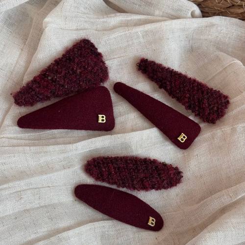 红色毛绒发夹高级感字母bb夹气质侧边碎发夹无痕边夹发卡头饰发饰