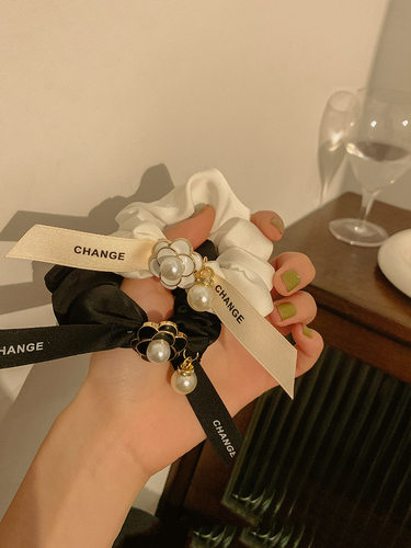 山茶花蝴蝶结缎面小肠发圈