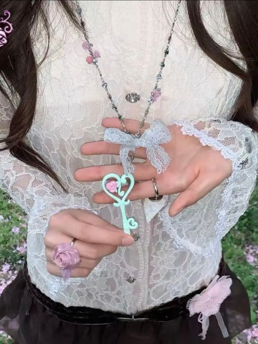 玫瑰藤蔓钥匙造型项链古早高颜值独特气质时尚精致百搭设计感颈链