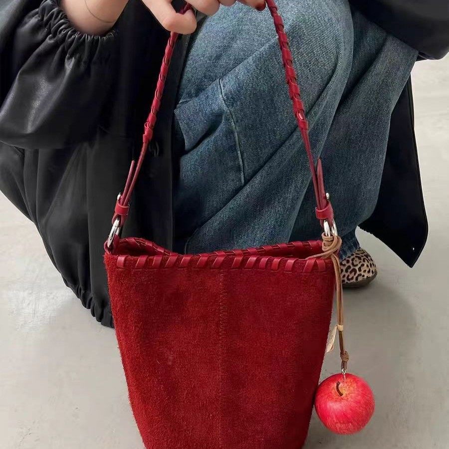 头层牛皮水桶包2025新款植鞣真皮手提斜跨包圣诞节礼物红色包包女,箱包皮具/热销女包/男包,水桶包,淘宝优惠券,粉丝福利购,淘宝优惠卷