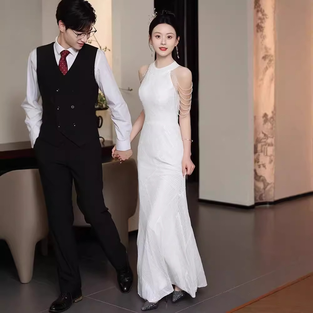 白色晚礼服裙女2025新款轻奢高端高级感订婚挂脖敬酒服新娘晨袍