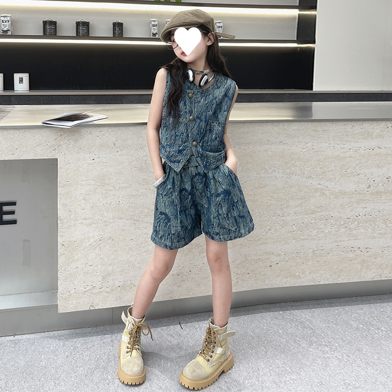 女童牛仔套装夏季薄款2025新款儿童无袖马甲洋气大童时髦短裤