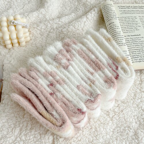 水貂绒袜子女秋冬季中筒袜加厚加绒保暖长袜日系可爱小猫毛茸茸袜