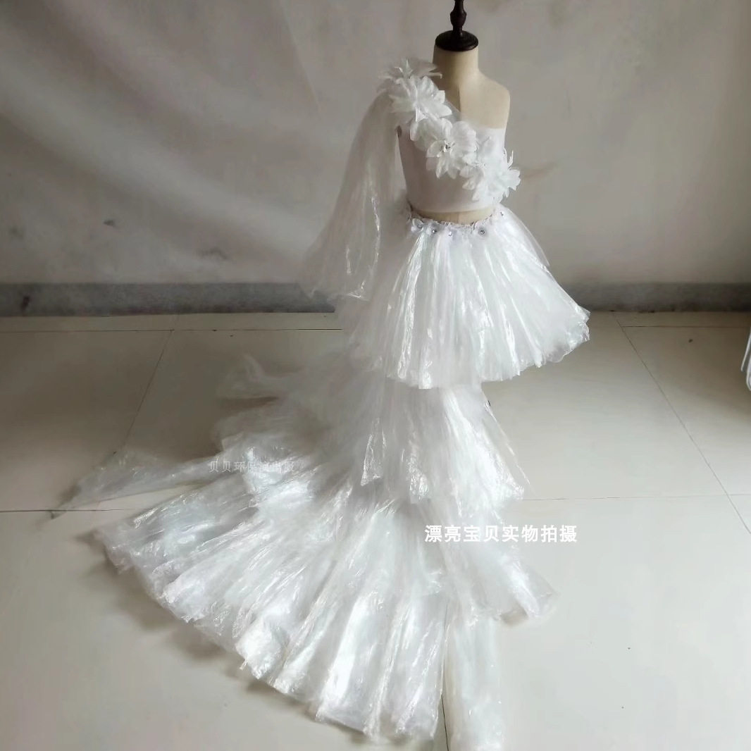 儿童成人亲子环保服装手工制作塑料袋拖尾环保时装秀表演服母女装