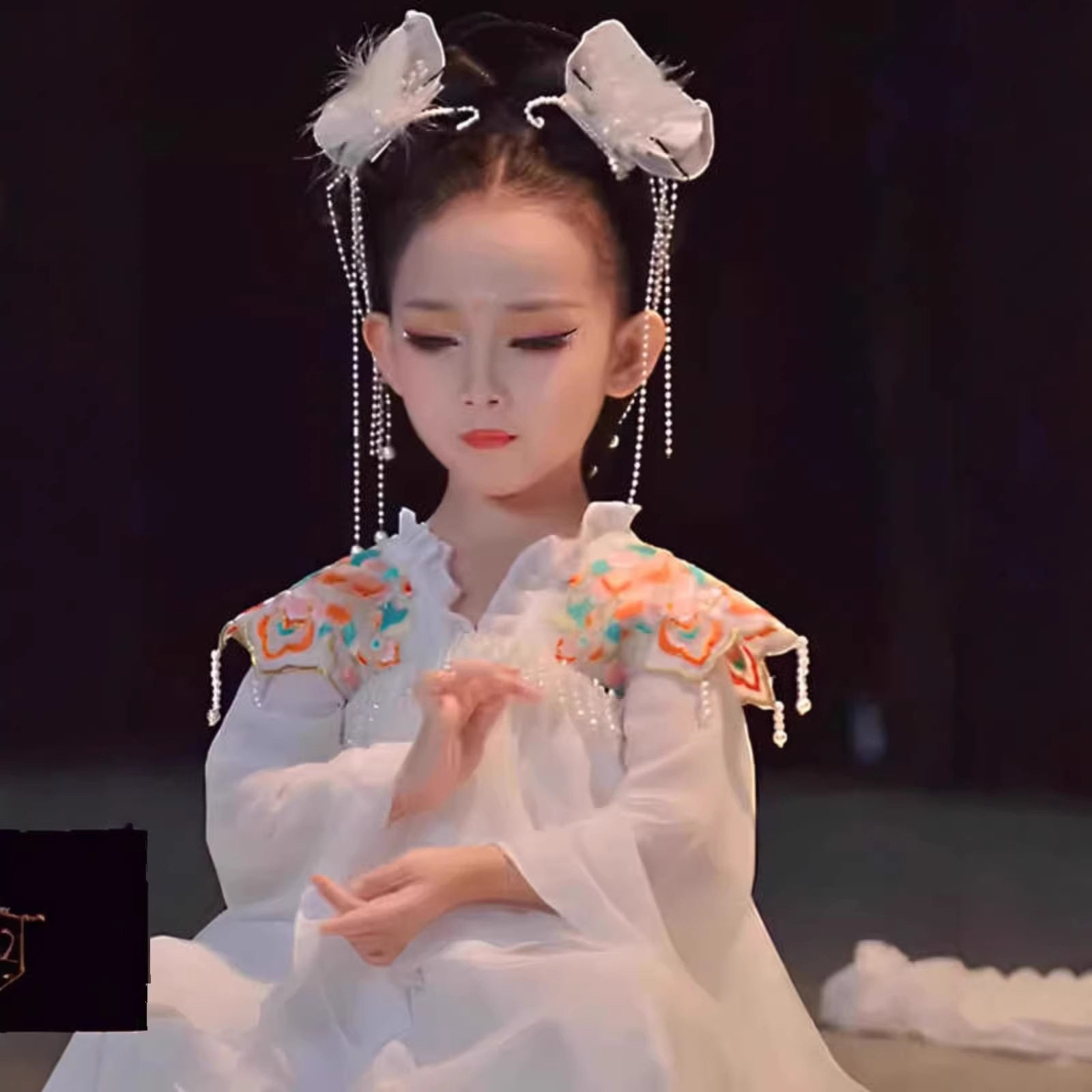 汉服儿童古典舞蹈服装求点化白娘子演出服青山城下白素贞小童表演