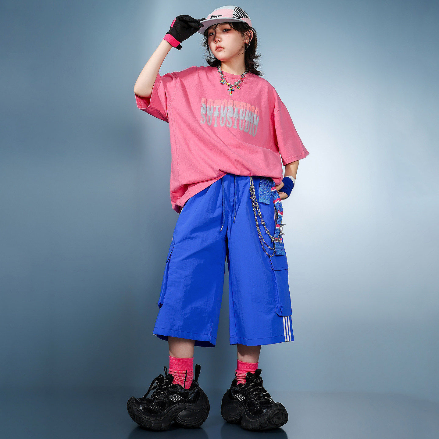 儿童街舞服嘻哈hiphop潮牌男女童夏演出服短袖工装短裤表演服套装