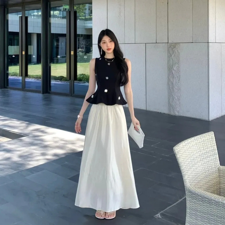 2025新款夏季无袖黑色背心上衣女杏色收腰法式仙女半裙两件套装