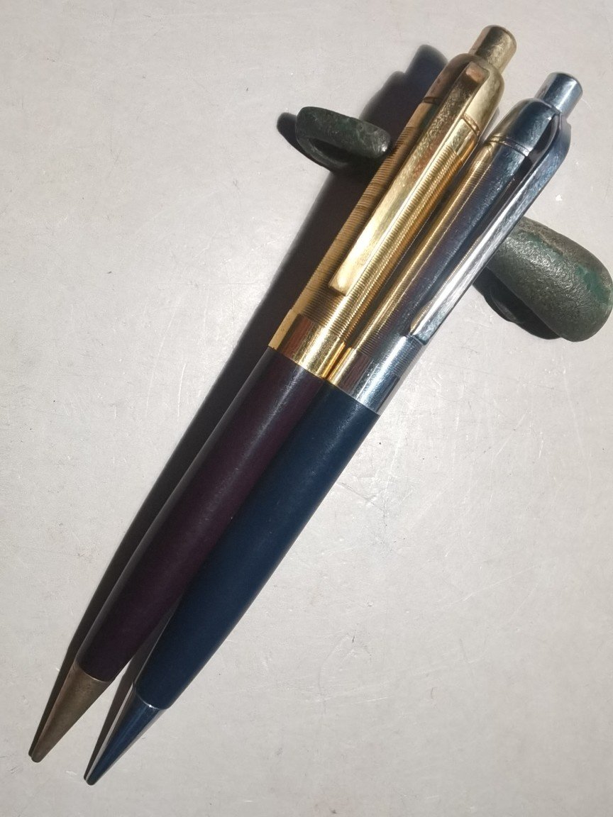 2铅芯怀旧学生练字笔老文具包邮