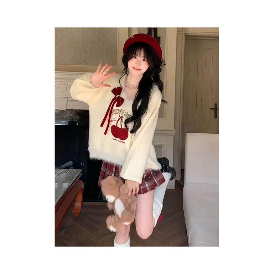 甜美少女圣诞樱桃绣花水