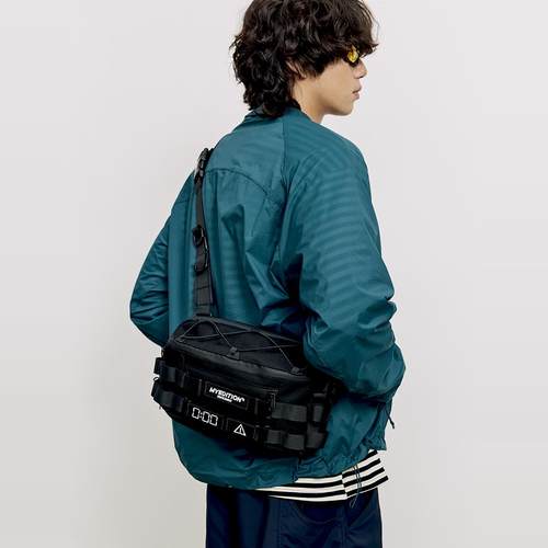 大容量机能胸包可diy徽章模块