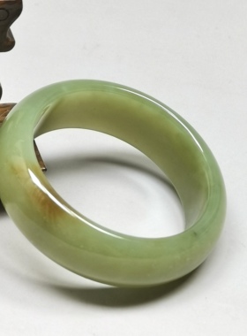 天然和田玉手镯52mm圈口宽版宽条