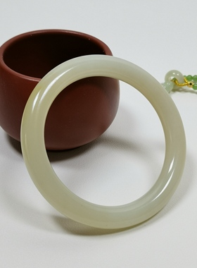 天然和田玉手镯57圈口玉镯子