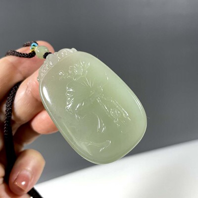 天然和田玉年年有余荷花鱼正品