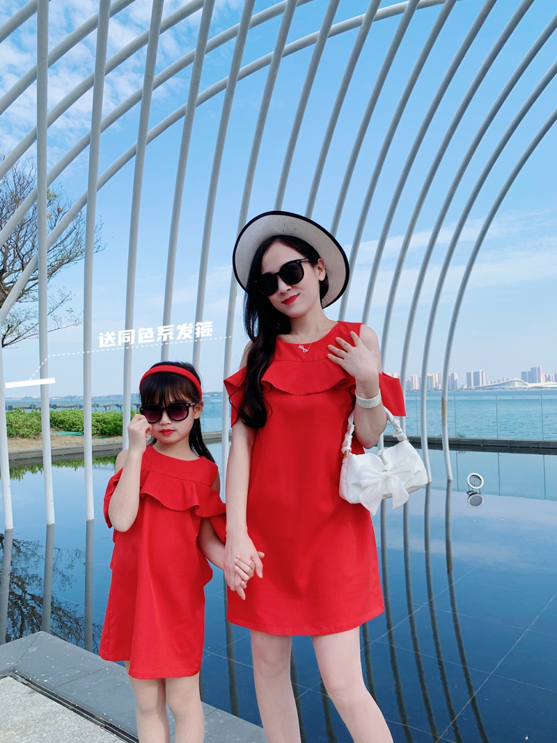 伊蓓曼沙滩亲子装母女女荷叶边