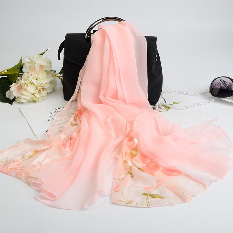 休闲纱巾新款简单秋季遮阳防晒薄款女士轻薄小块丝巾韩版百搭围巾