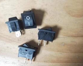 台湾进口HONGJU船型开关 电流6A二脚黑色MR-1-120翘板开关15*21