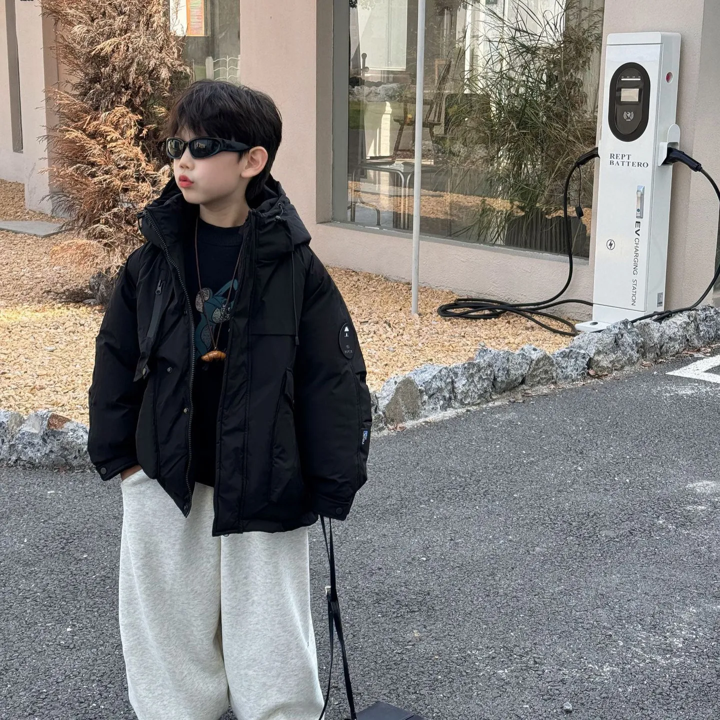 加厚白鸭绒连帽纯色羽绒服