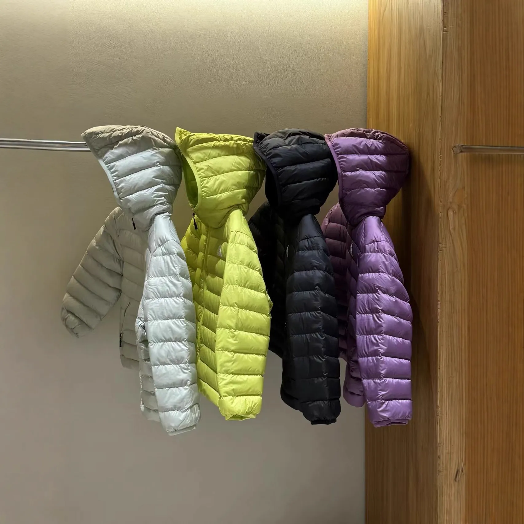 90安心绒连帽排骨羽绒服