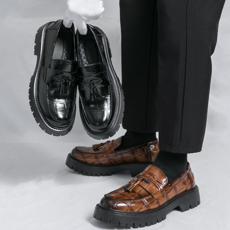 泉州 男鞋流苏厚底休闲乐福鞋男款青年英伦风板鞋鳄鱼纹小皮鞋