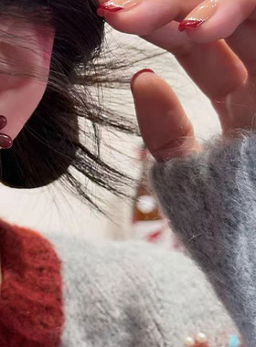 秋冬新款红色花朵耳钉女复古精致小巧轻奢耳环高级感气质百搭耳饰