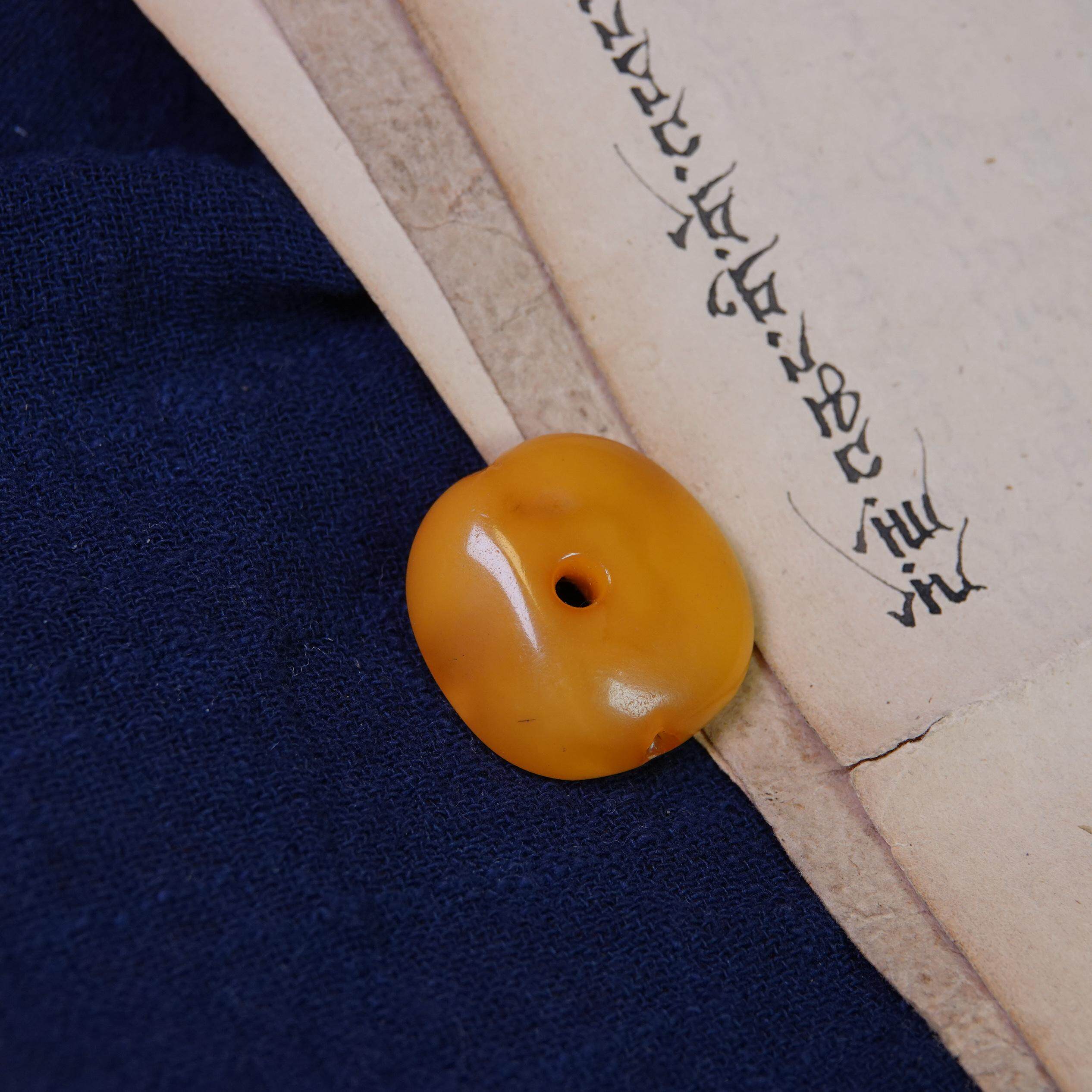 西藏自然氧化鸡油黄四通老藏蜡饼子一物一图文玩配珠吊珠包浆醇厚