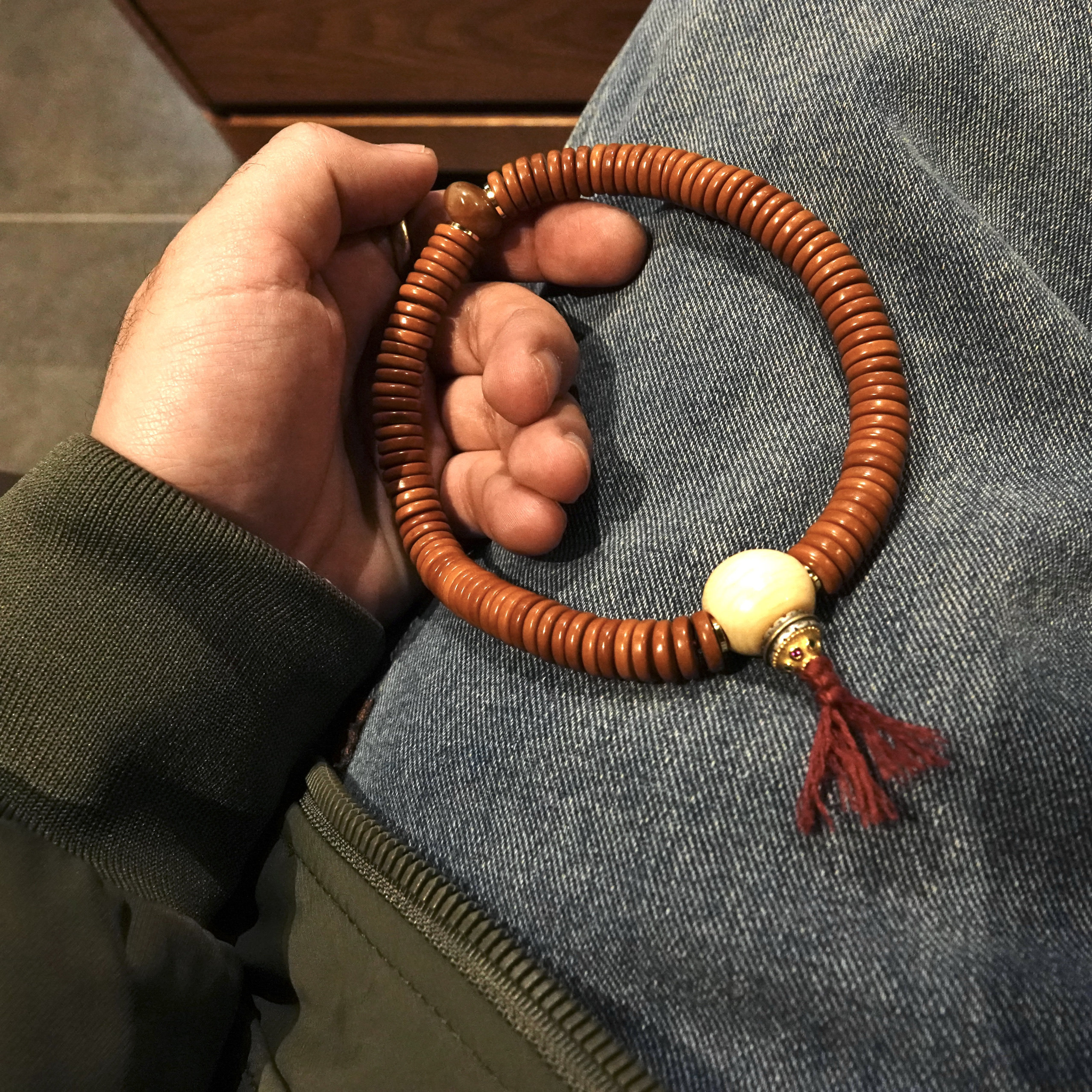 老橄榄核片珠手链佛珠包浆磨损一物一图千年萨珊素印印鎏金佛塔