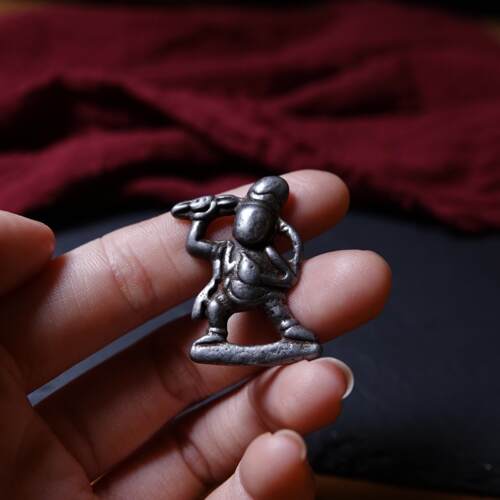 藏式天铁托甲金刚手小佛像文玩DIY随身挂坠可装藏嘎乌盒