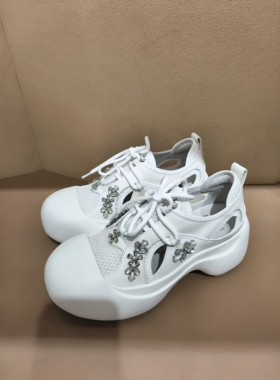 VMe/舞魅水钻铆钉珍珠包头厚底松糕时尚女鞋VS26A6974