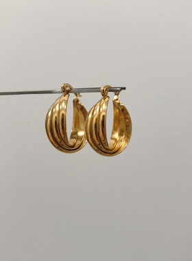 savis同款小众设计螺旋扭曲金属小圆圈耳环个性简约ins潮钛钢耳饰