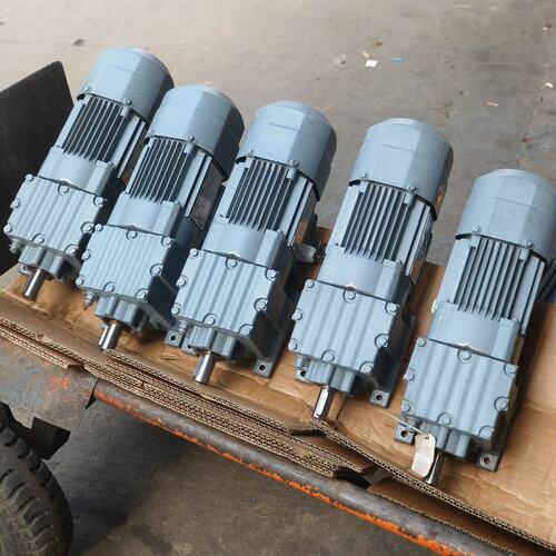 议价SEW减速电机R17R17 DR63S4R17 DR63M4