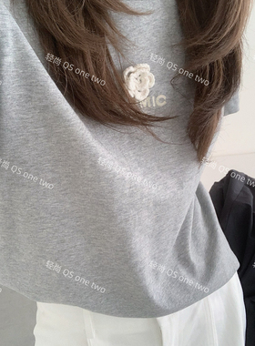 QS ONETWO-通勤刺绣立体花朵重工百搭短袖T恤(尺寸仅供参考)15121