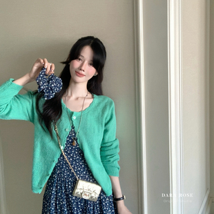 DARA ROSE-款韩系穿搭简约温柔风花边宽松百搭外搭针织开衫S8684