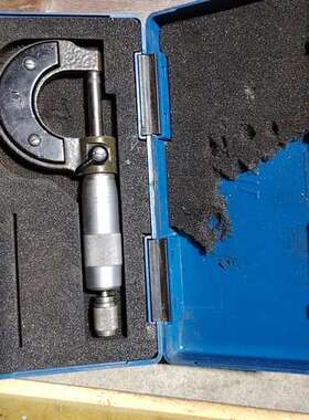 议价哈量外径千分尺0-25mm，带原装蓝色塑料盒，精度0.01m