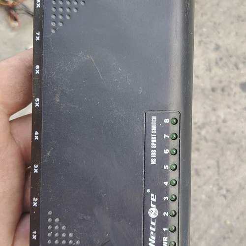 议价磊科百兆防环路8口交换机，小区宽带专用实拍图片