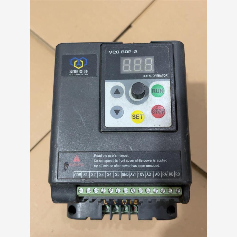 议价富陆变频器2.2KW/380V，，成色如图实拍，