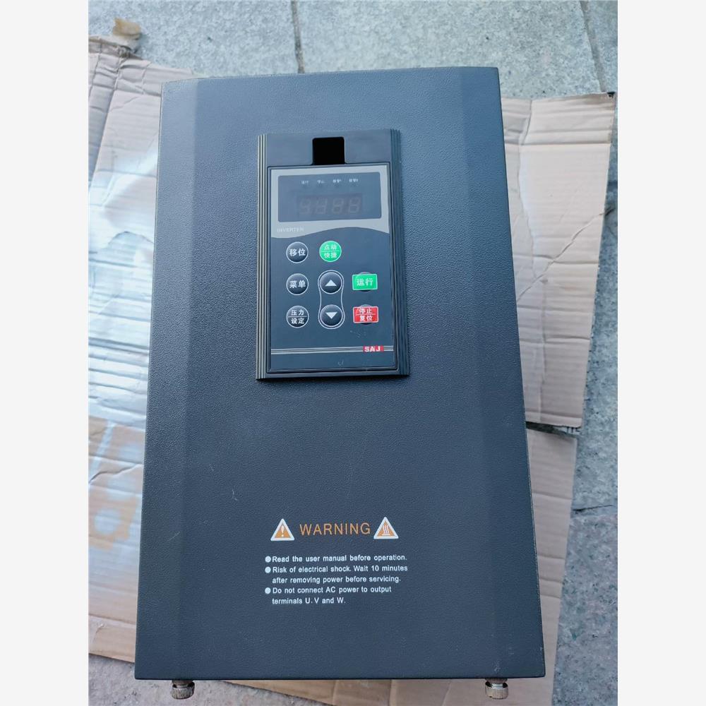 议价三晶变频器 8100-4T011PB-NP ，供水设