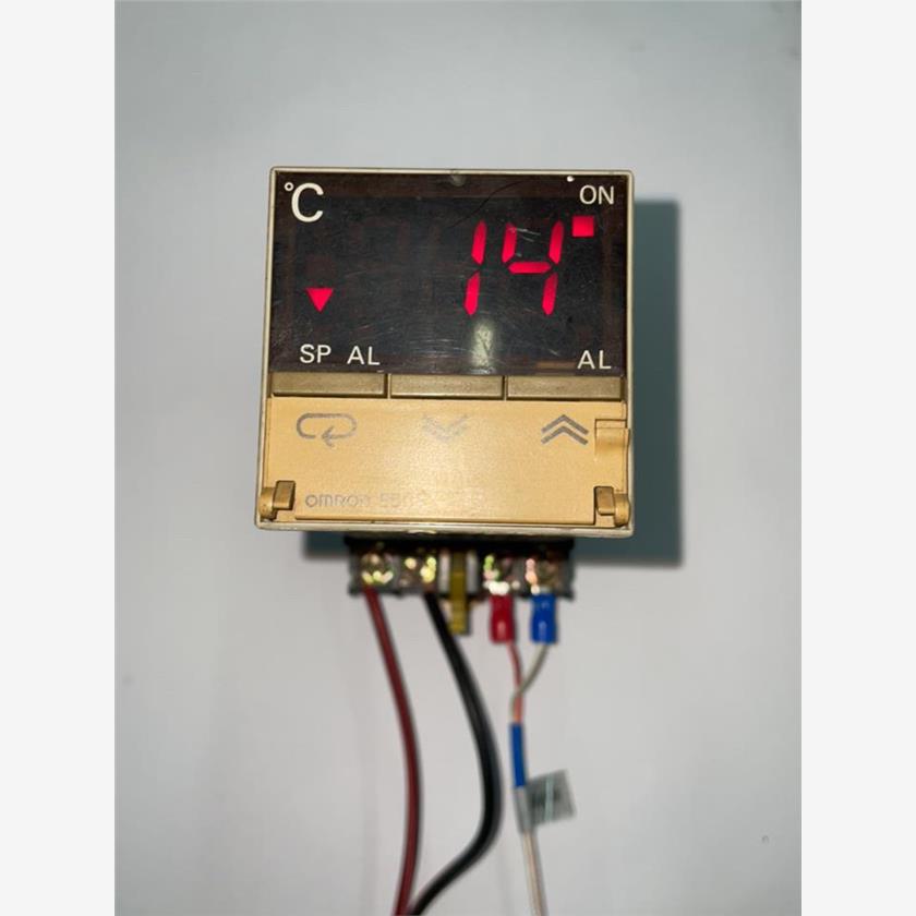 议价制数显温控器E5CS-1K