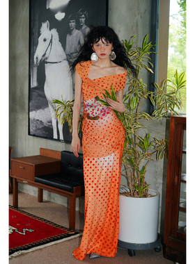 坏品味西部 复古度假橙色波点露肩多穿修身连衣裙