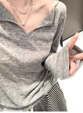 欧货灰色v领设计感长袖t恤女早秋新款女装打底衫内搭修身显瘦上衣