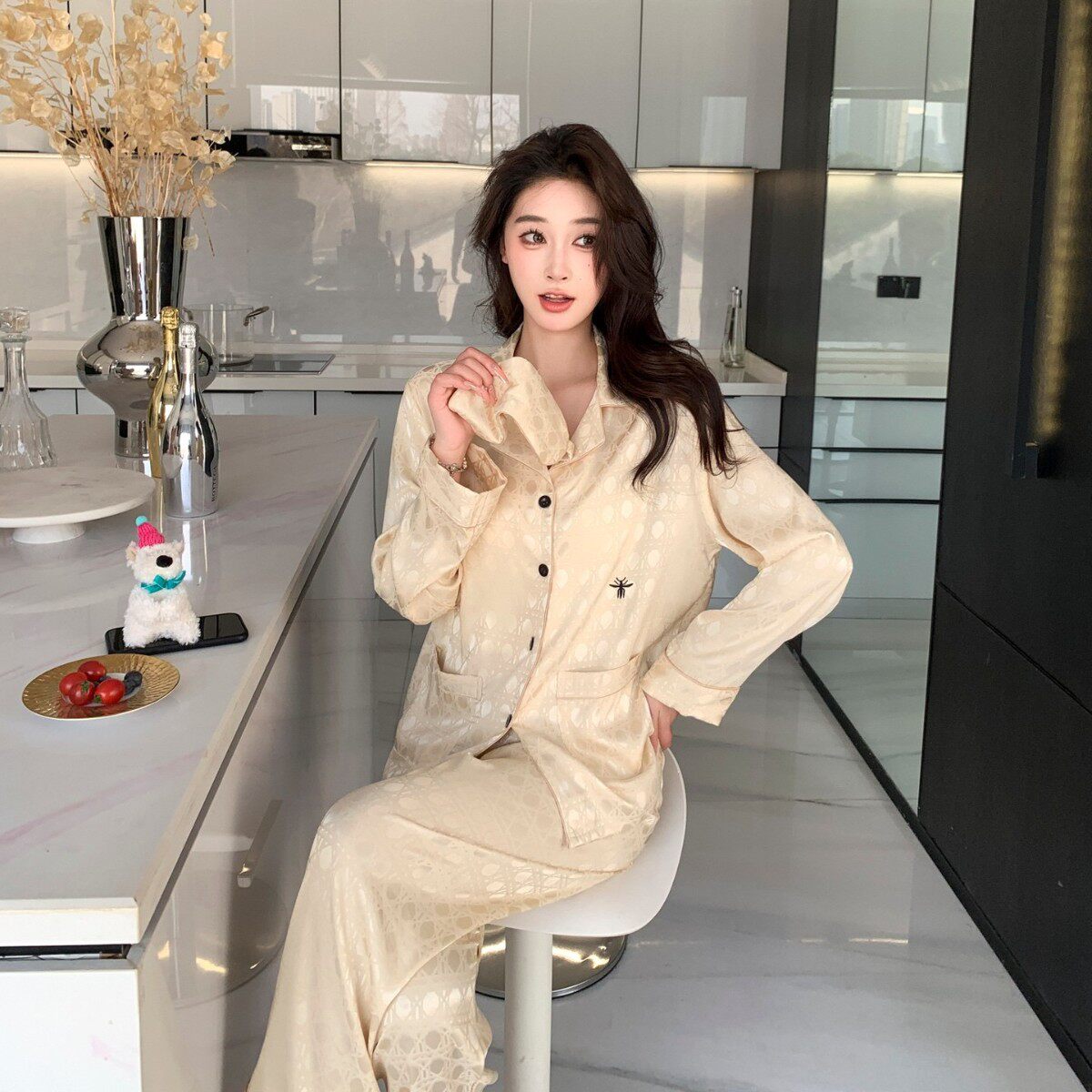 2025秋季新款高级感冰丝绸睡衣女蜜蜂刺绣轻奢家居服送眼罩可外穿