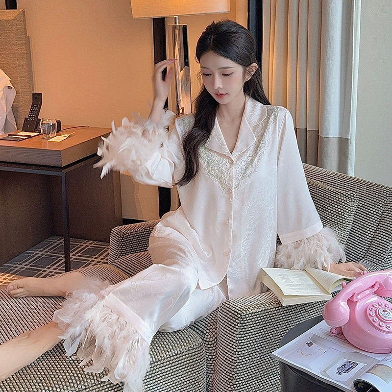 2026春秋季轻奢羽毛睡衣女冰丝绸高级感提花烫钻民族风家居服套装