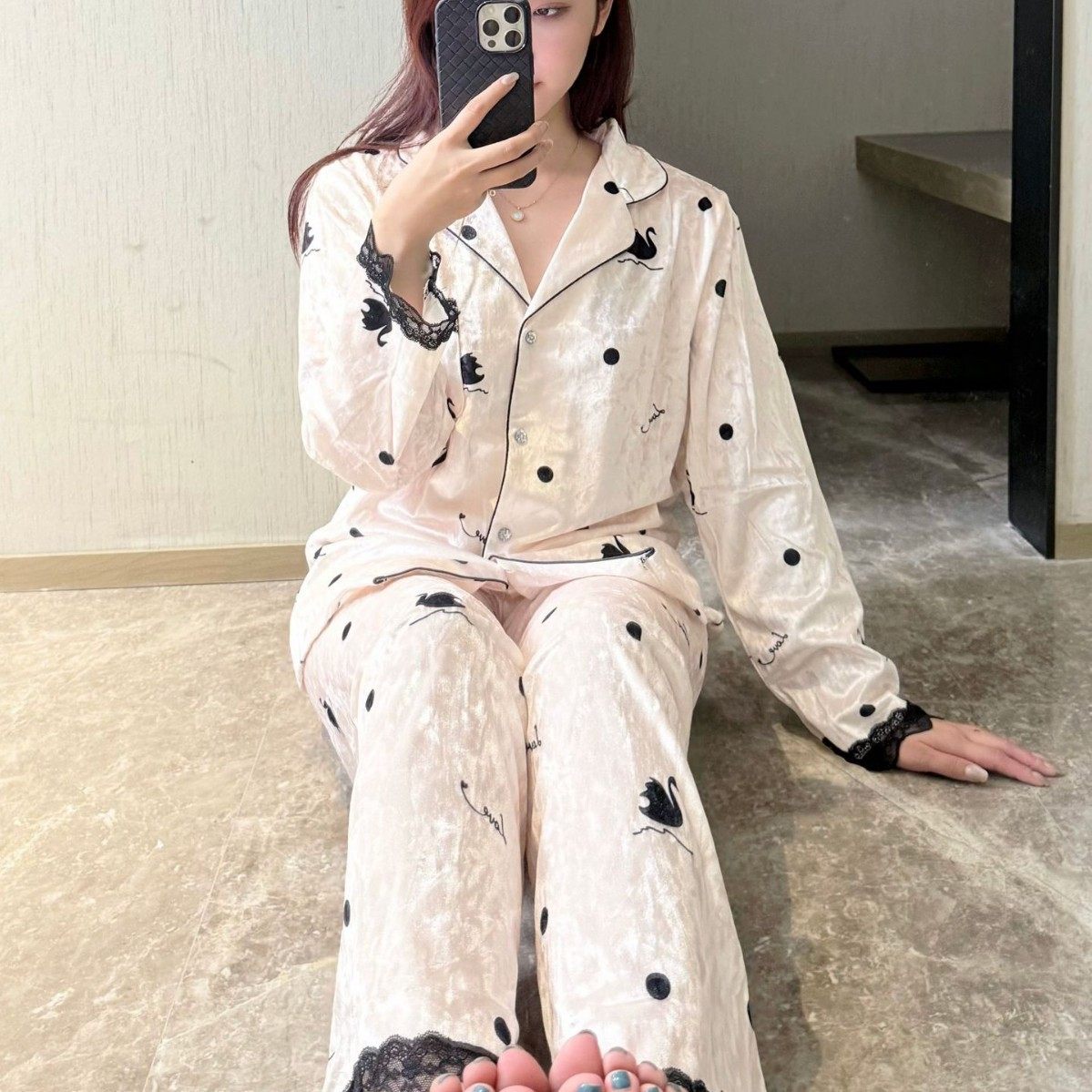 2025新款女睡衣印花长袖秋冬金丝绒天鹅蕾丝甜美高级保暖感家居服