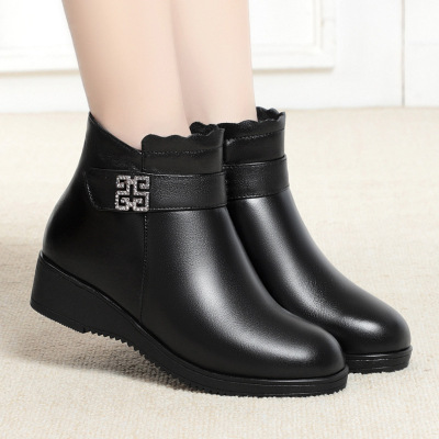 妈妈棉鞋女冬季加绒加厚羊毛防滑平底短靴中老年老人真皮棉靴皮鞋