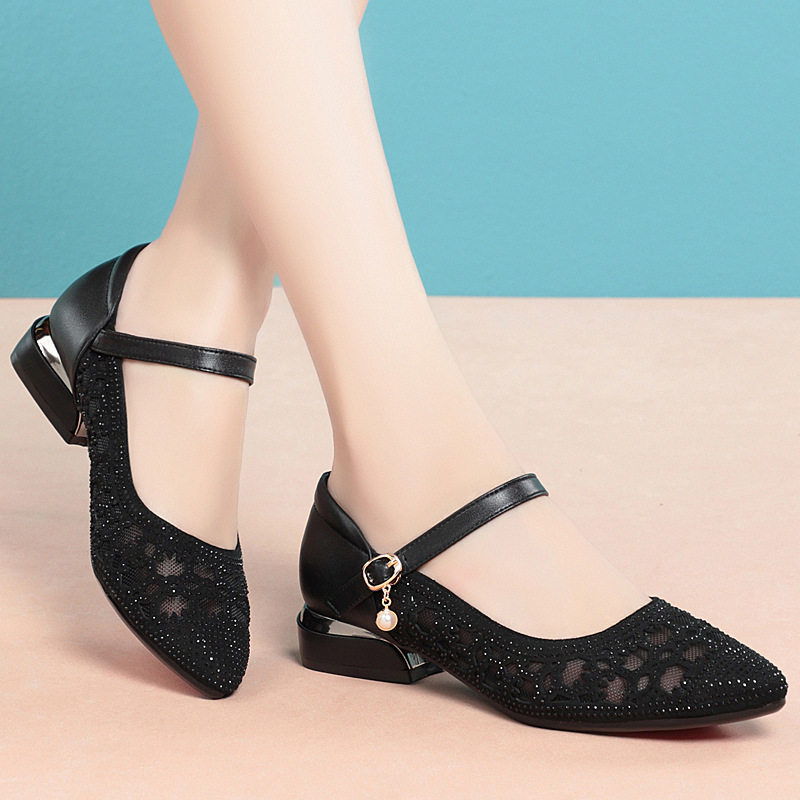 春夏季新款网纱软皮中跟一字扣带镂空网鞋浅口软底防滑透气女凉鞋